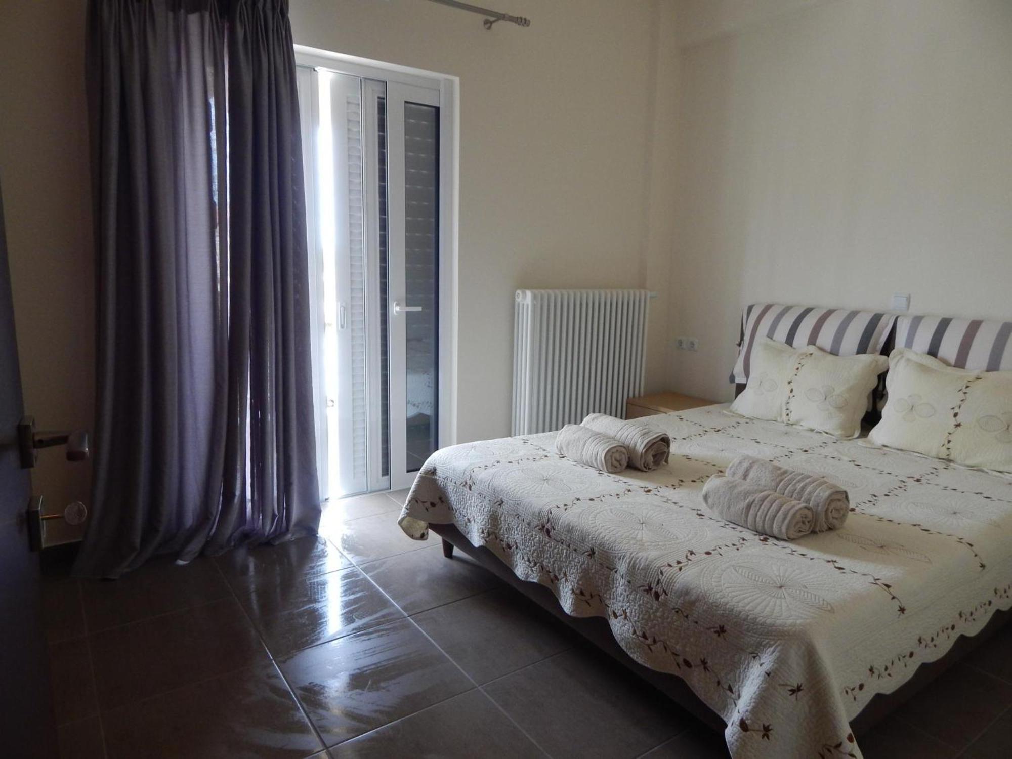 Samaras Apartments In Kaména Vúrla Kültér fotó