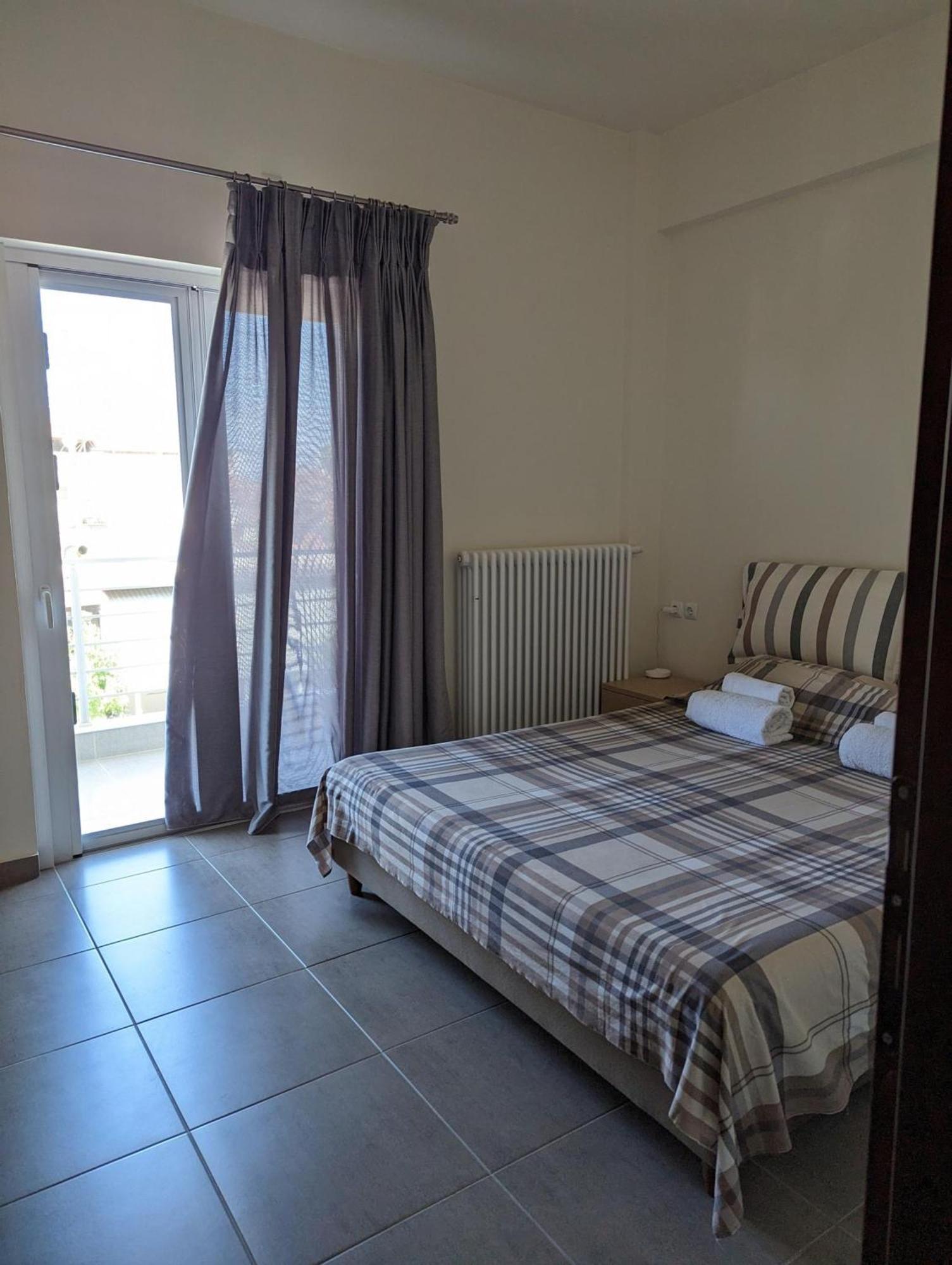 Samaras Apartments In Kaména Vúrla Kültér fotó
