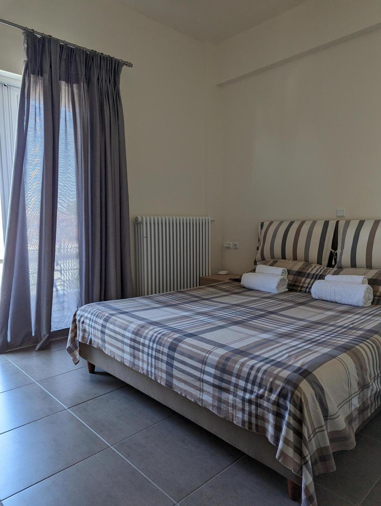 Samaras Apartments In Kaména Vúrla Kültér fotó