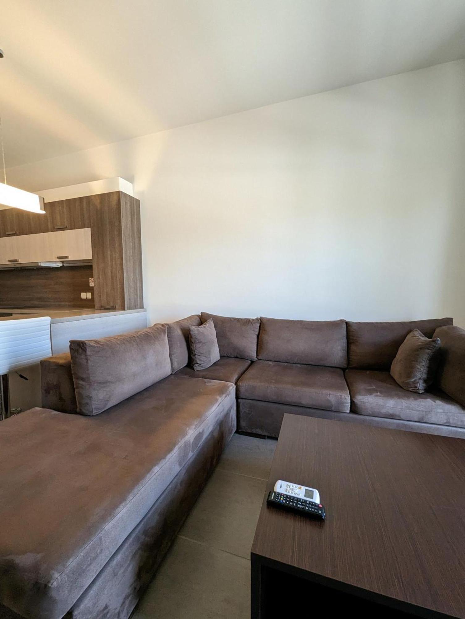 Samaras Apartments In Kaména Vúrla Kültér fotó