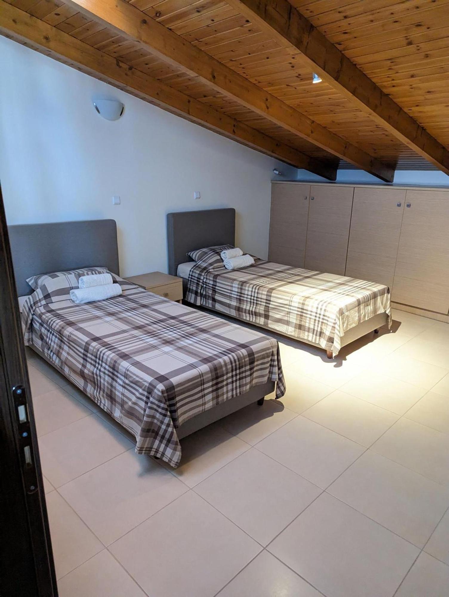 Samaras Apartments In Kaména Vúrla Kültér fotó