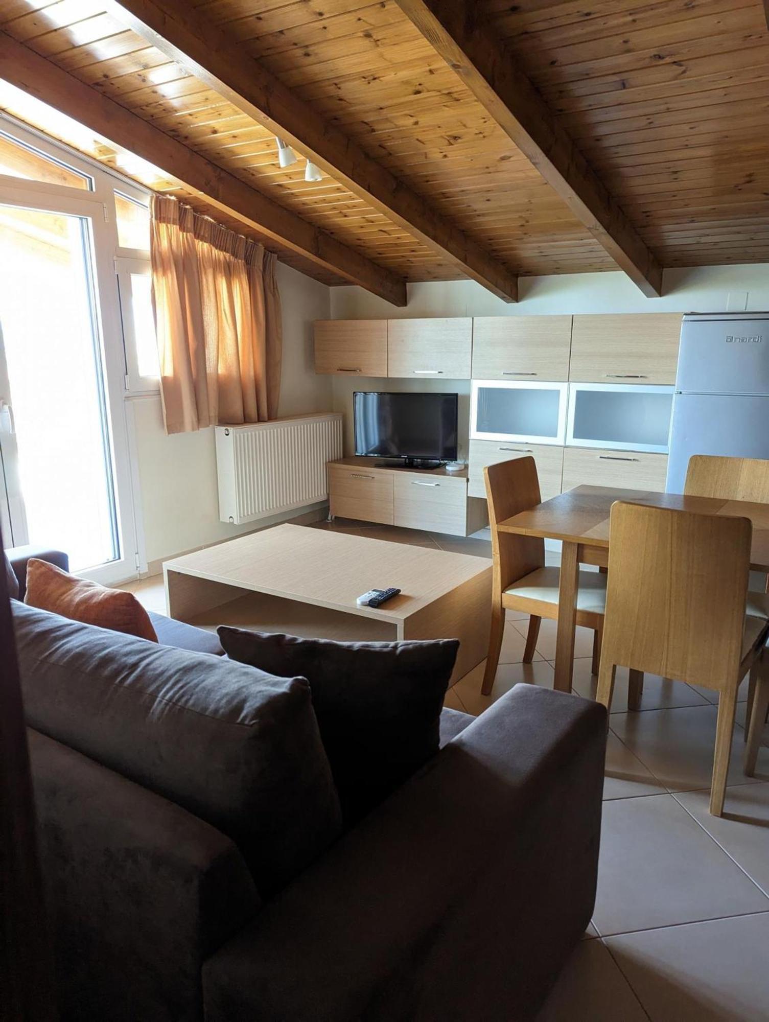 Samaras Apartments In Kaména Vúrla Kültér fotó