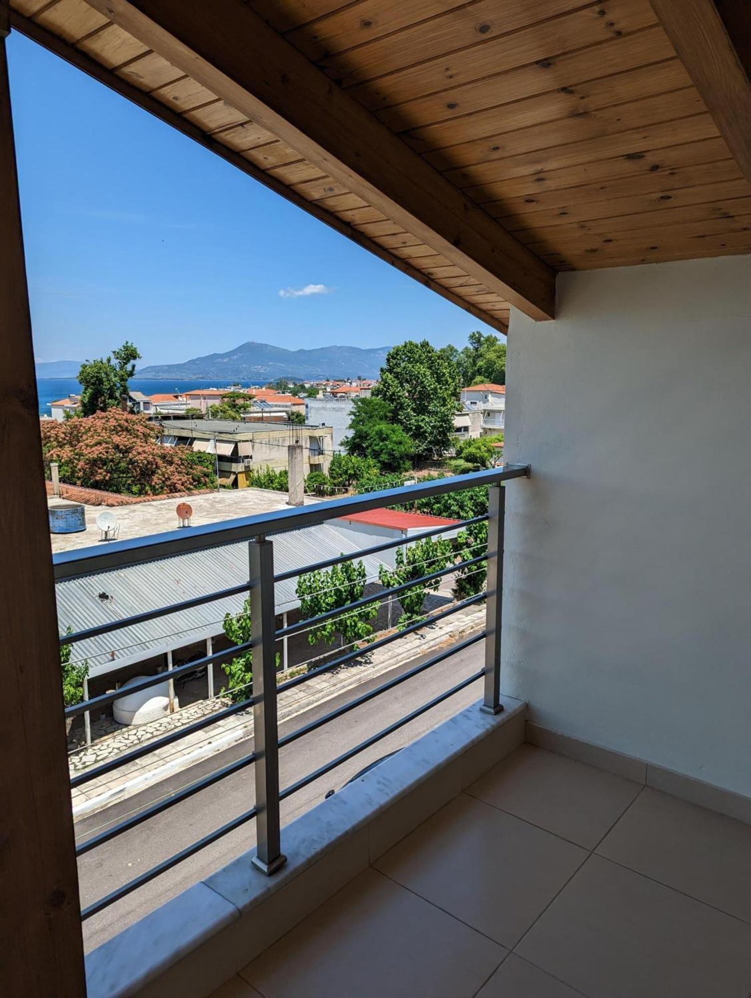 Samaras Apartments In Kaména Vúrla Kültér fotó