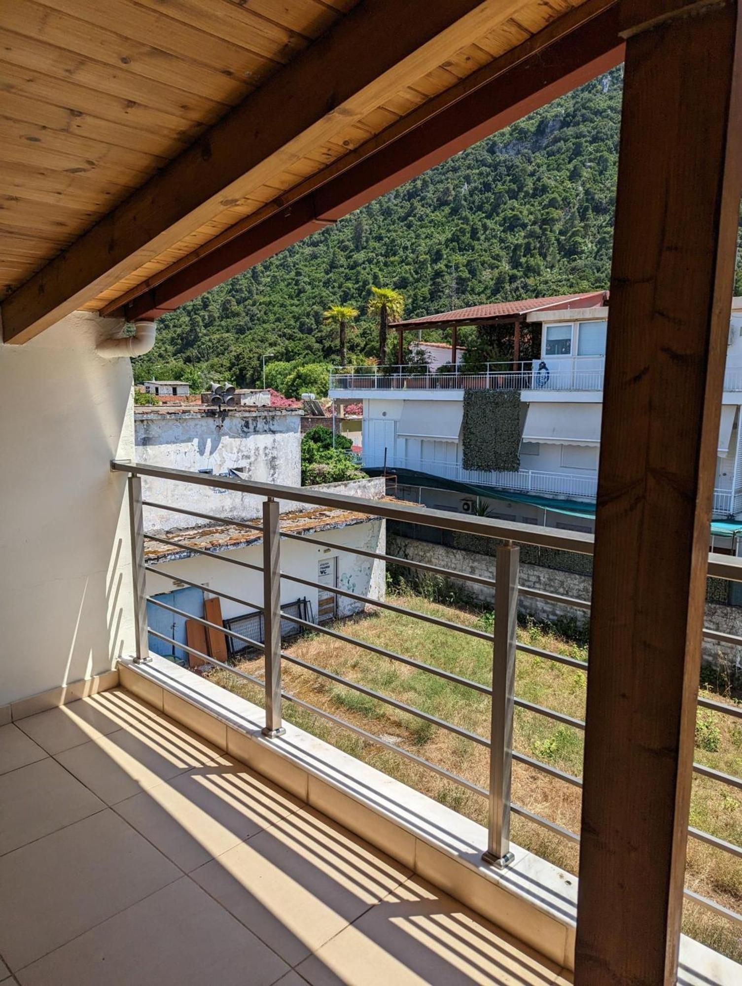 Samaras Apartments In Kaména Vúrla Kültér fotó