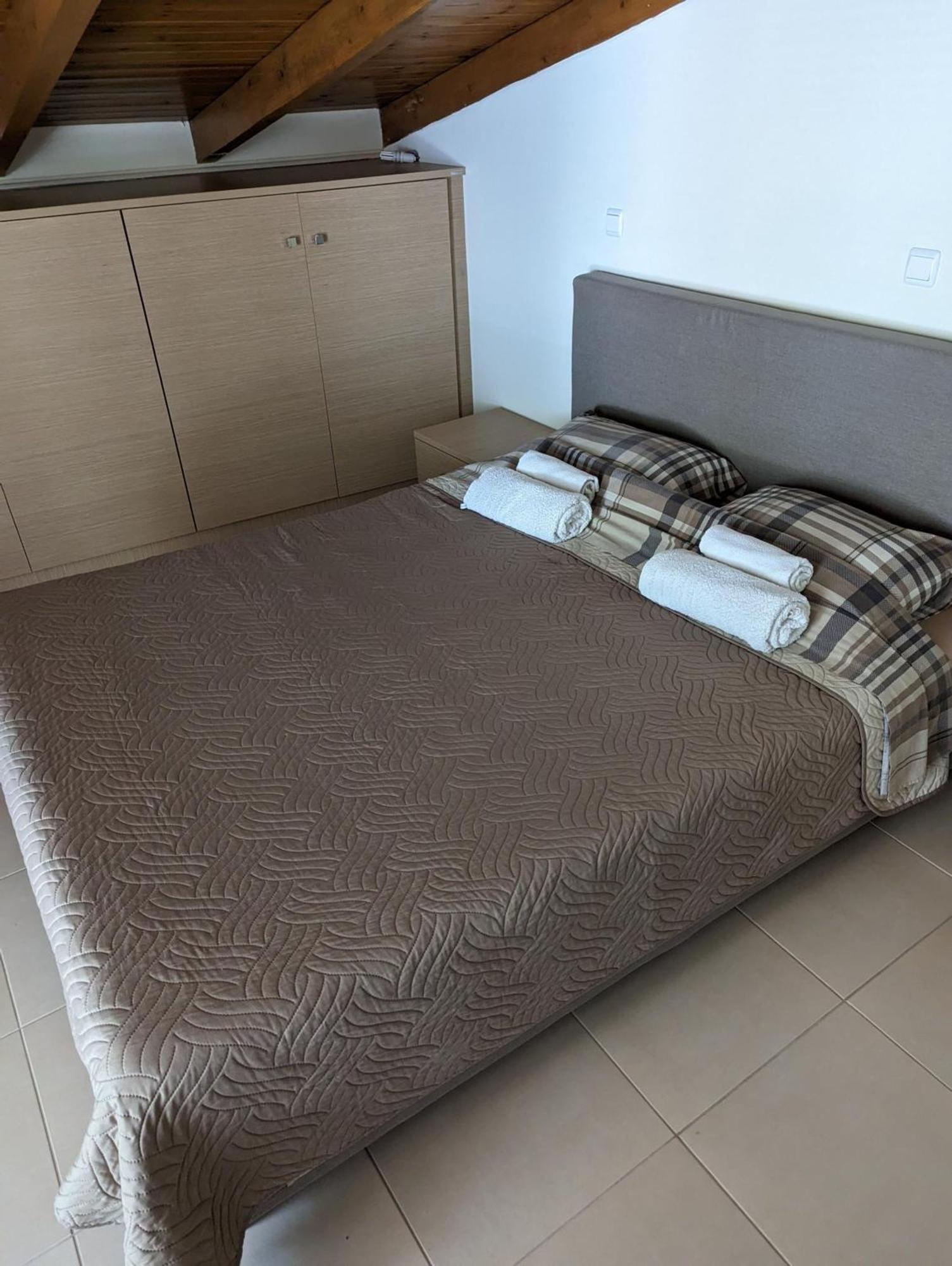 Samaras Apartments In Kaména Vúrla Kültér fotó