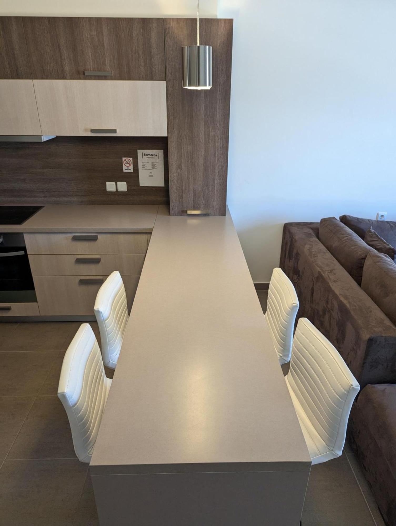 Samaras Apartments In Kaména Vúrla Kültér fotó