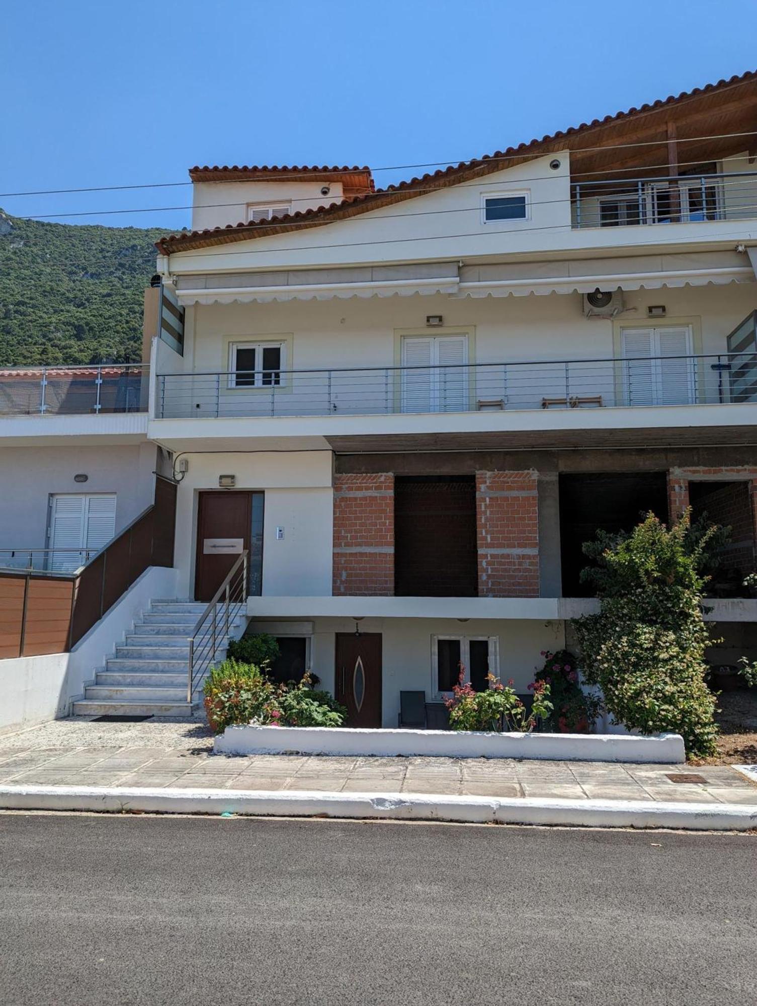 Samaras Apartments In Kaména Vúrla Kültér fotó