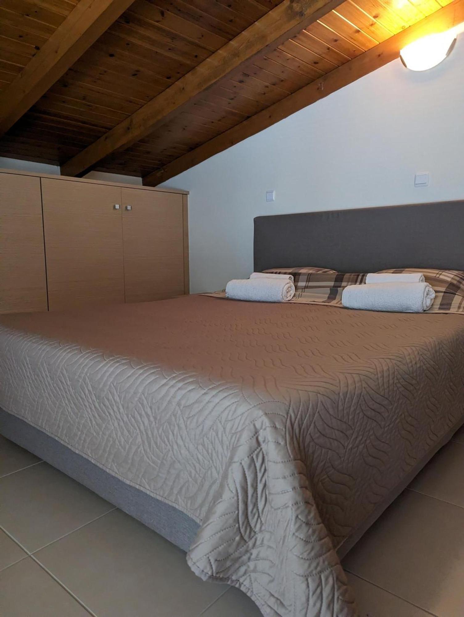 Samaras Apartments In Kaména Vúrla Kültér fotó
