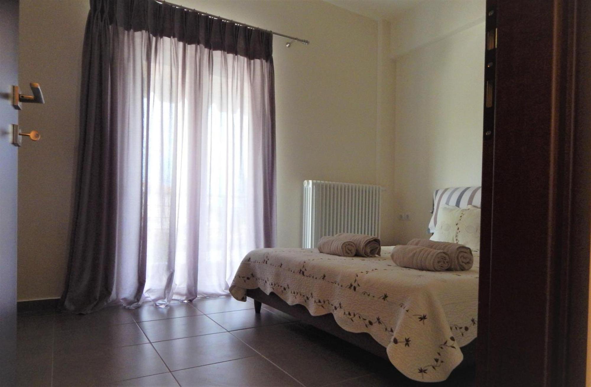 Samaras Apartments In Kaména Vúrla Kültér fotó